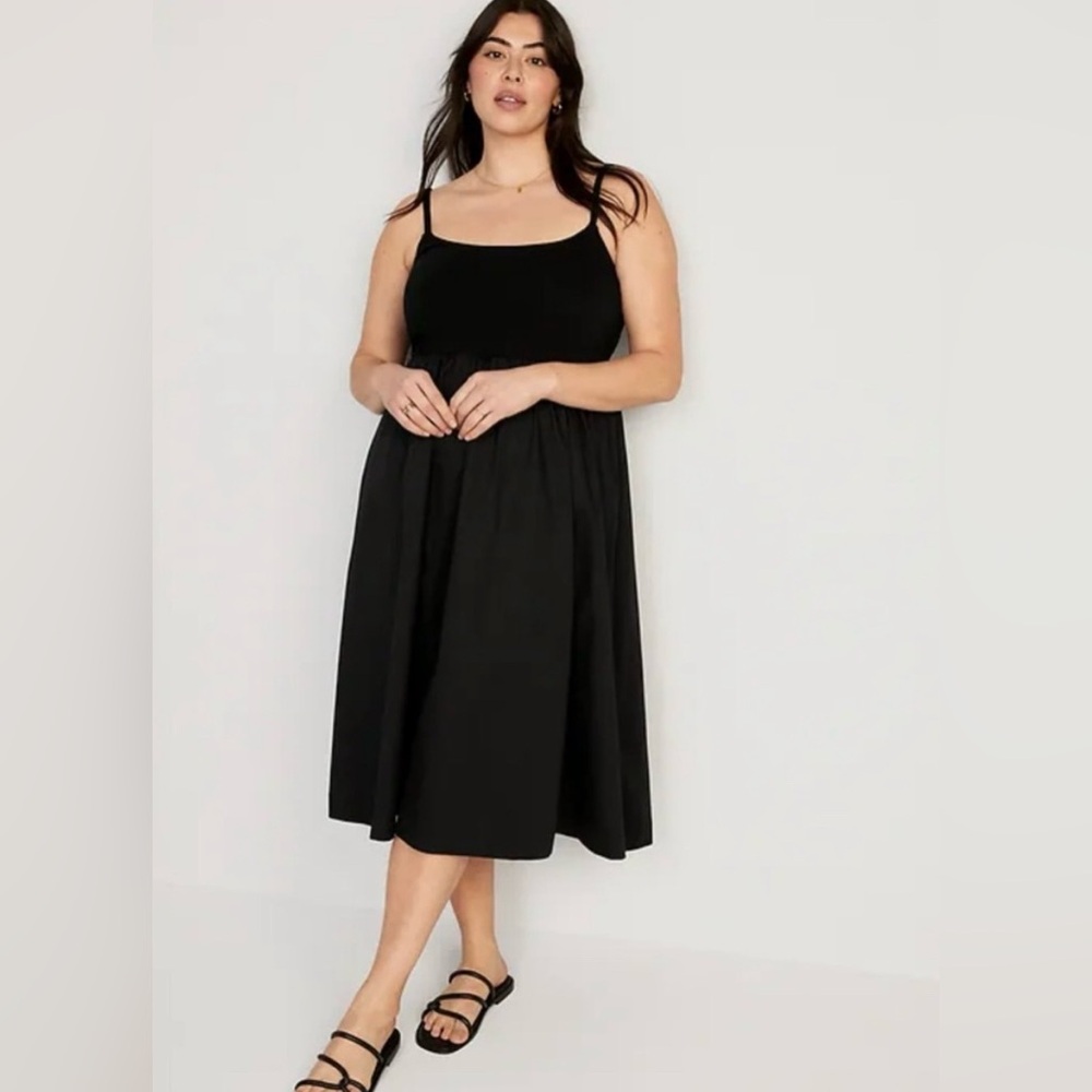 Old Navy Fit & Flare black dress